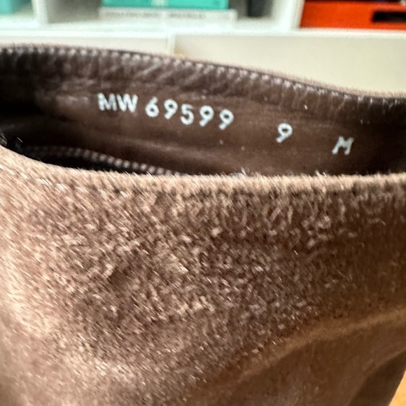 Stuart Weitzman Suede Tassel Accent Riding Boots Size 9 - Picture 4 of 4